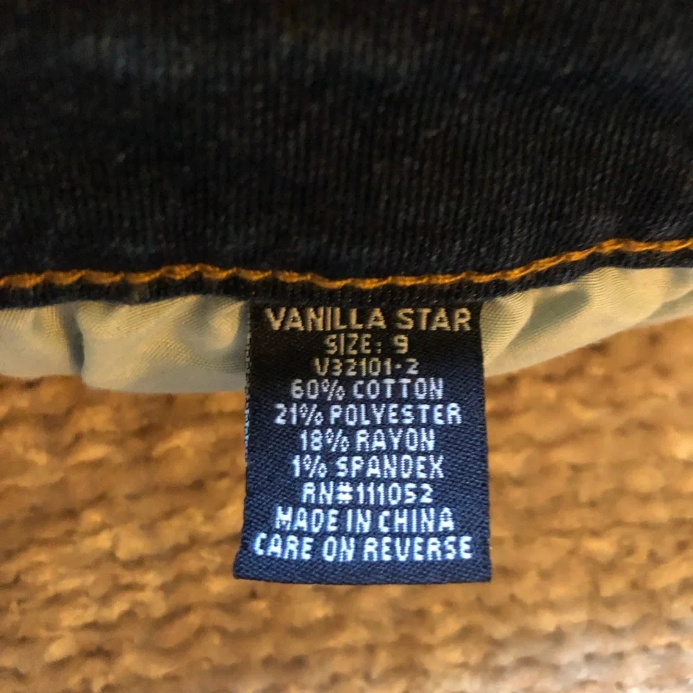 Vanilla Star Cuffed Dark Wash Mid Rise Midi Jean Shorts Size 9